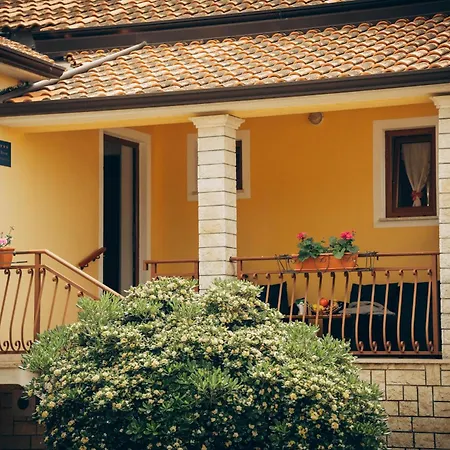 Euphemia Apartment